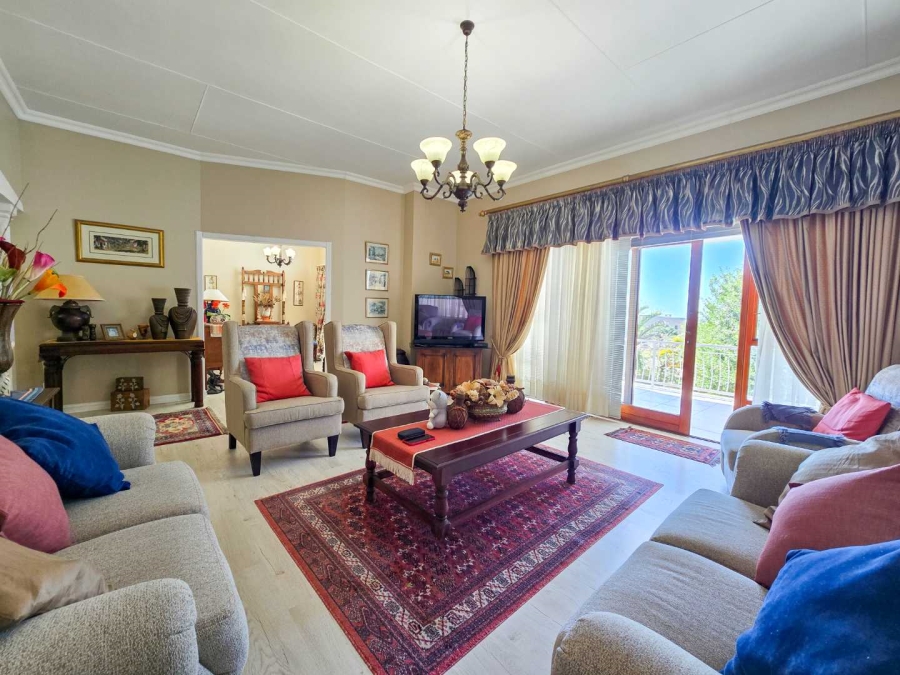 4 Bedroom Property for Sale in Stilbaai Wes Western Cape